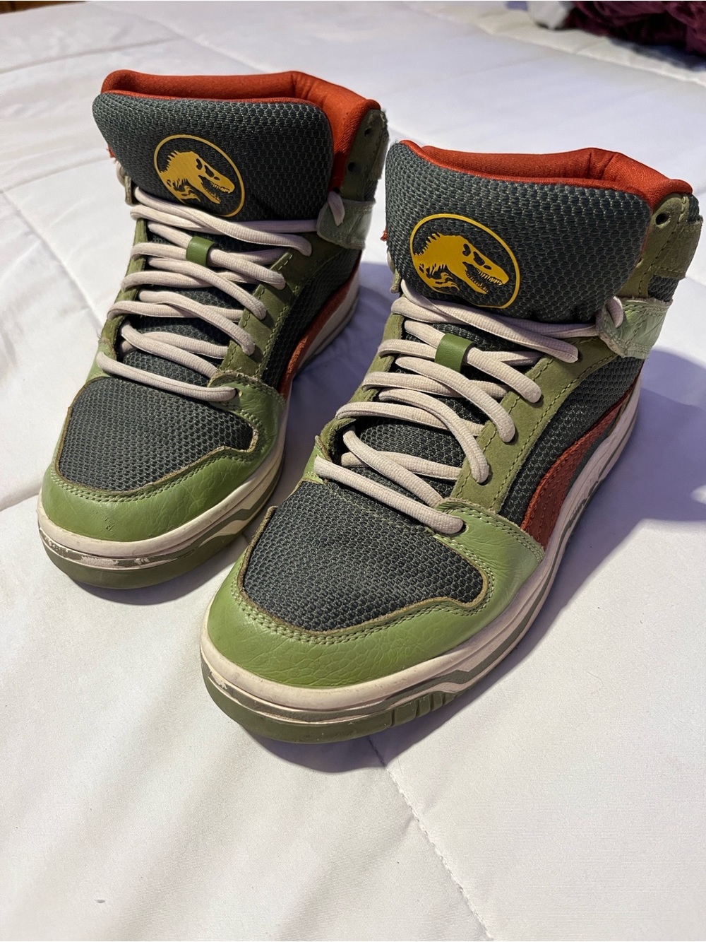 Jurassic world BOYS SIZE 5